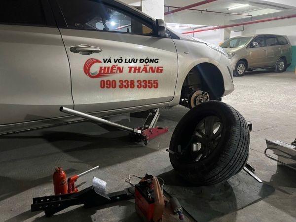 Vá lốp ô tô dưới hầm chung cư TPHCM