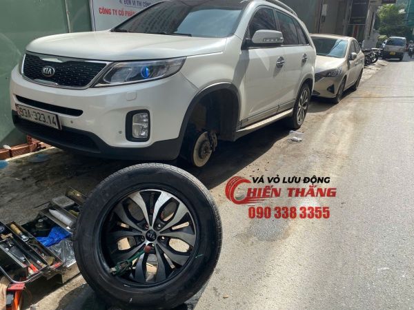 Vá lốp xe ô tô quận Tân Bình