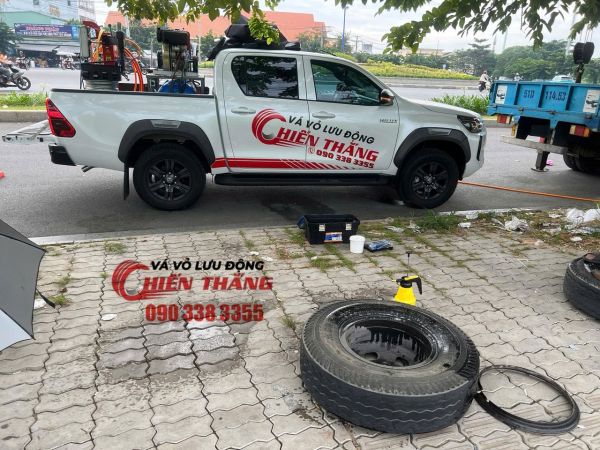 Vá lốp xe ô tô quận Tân Bình