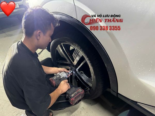 Vá xe ô tô lưu động quận Bình Thạnh