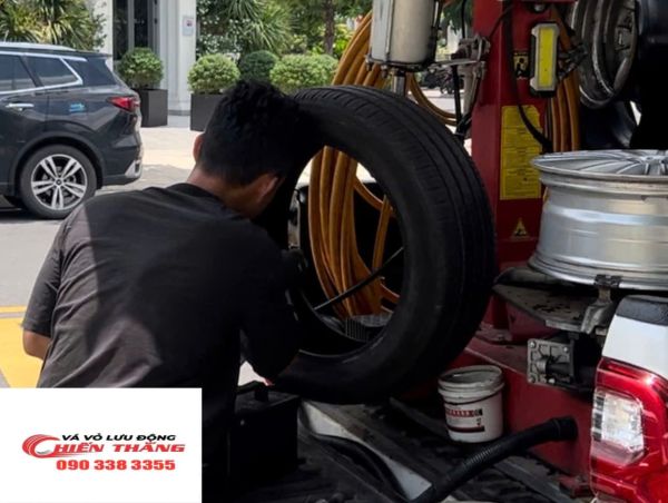 Vá xe ô tô lưu động quận Gò Vấp