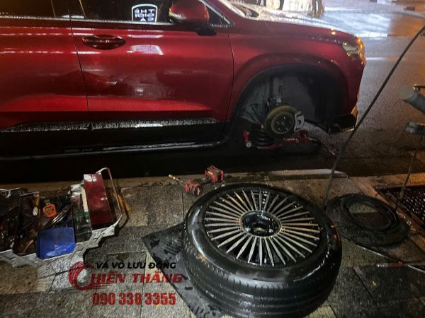 Thay lốp ô tô điện Vinfast TPHCM 