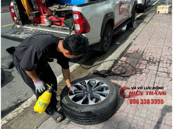 Vá lốp ô tô lưu động phường Tân Hưng - TPHCM