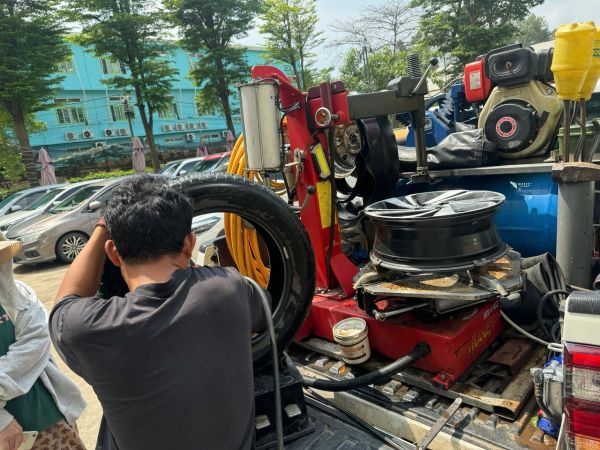 Vá lốp ô tô lưu động phường Tân Mỹ - TPHCM