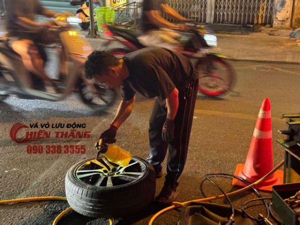 Vá vỏ ô tô lưu động phường Chợ Lớn - TPHCM