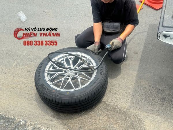 Vá vỏ ô tô lưu động phường Diên Hồng - TPHCM
