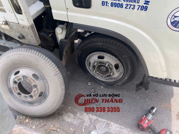 Vá xe lưu động phường Bình Tiên - TPHCM