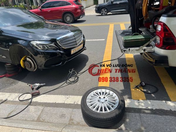 Vá xe lưu động phường Chánh Hưng - TPHCM
