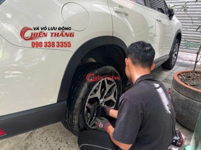 Dịch vụ v&aacute; xe lưu động ban đ&ecirc;m