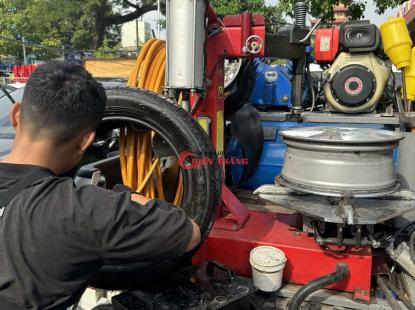 V&aacute; lốp &ocirc; t&ocirc; gần đ&acirc;y nhất