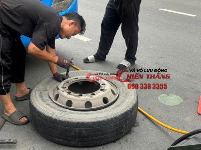 V&aacute; xe lưu động phường B&igrave;nh Đ&ocirc;ng - TPHCM